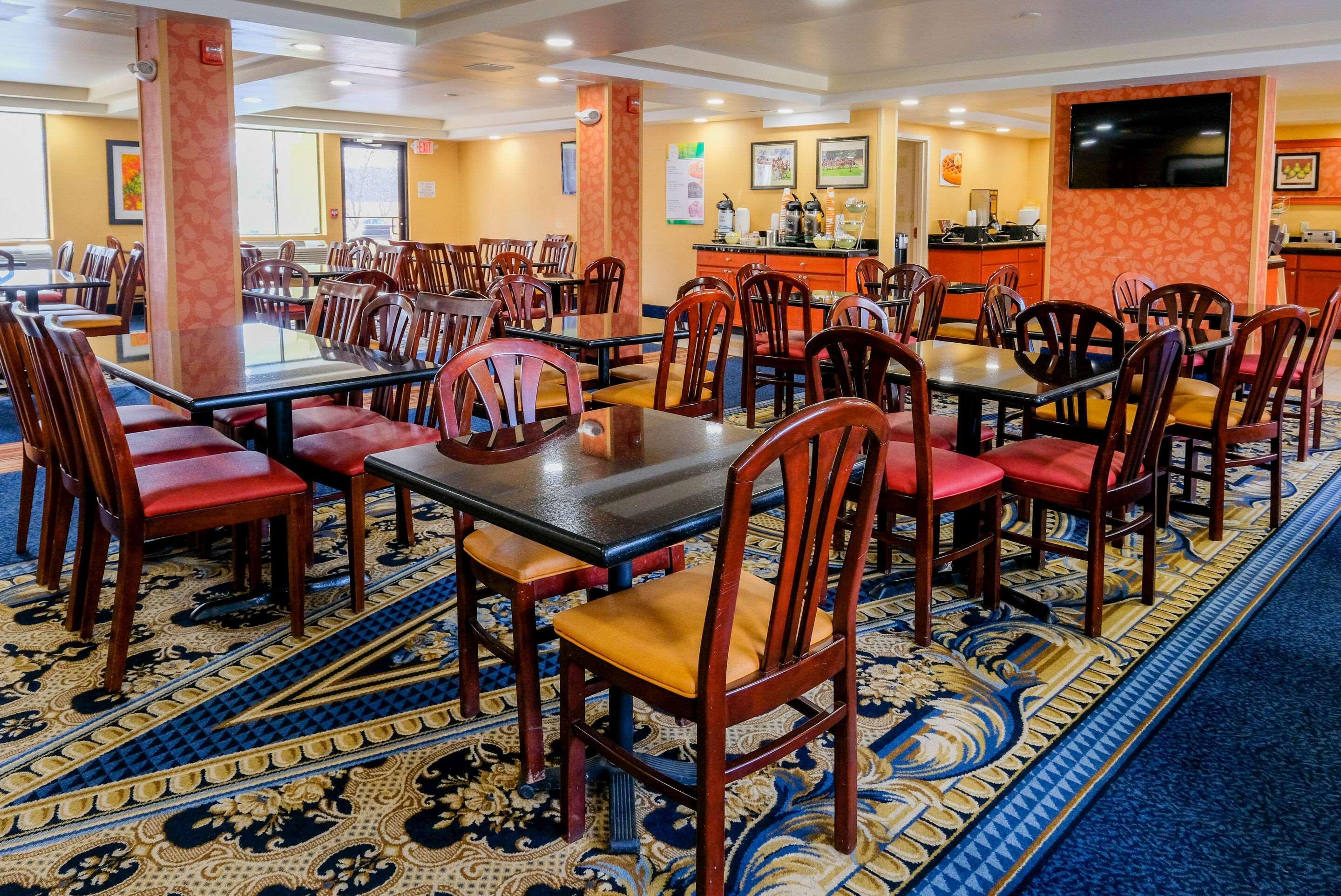 Quality Inn & Suites Lexington Esterno foto