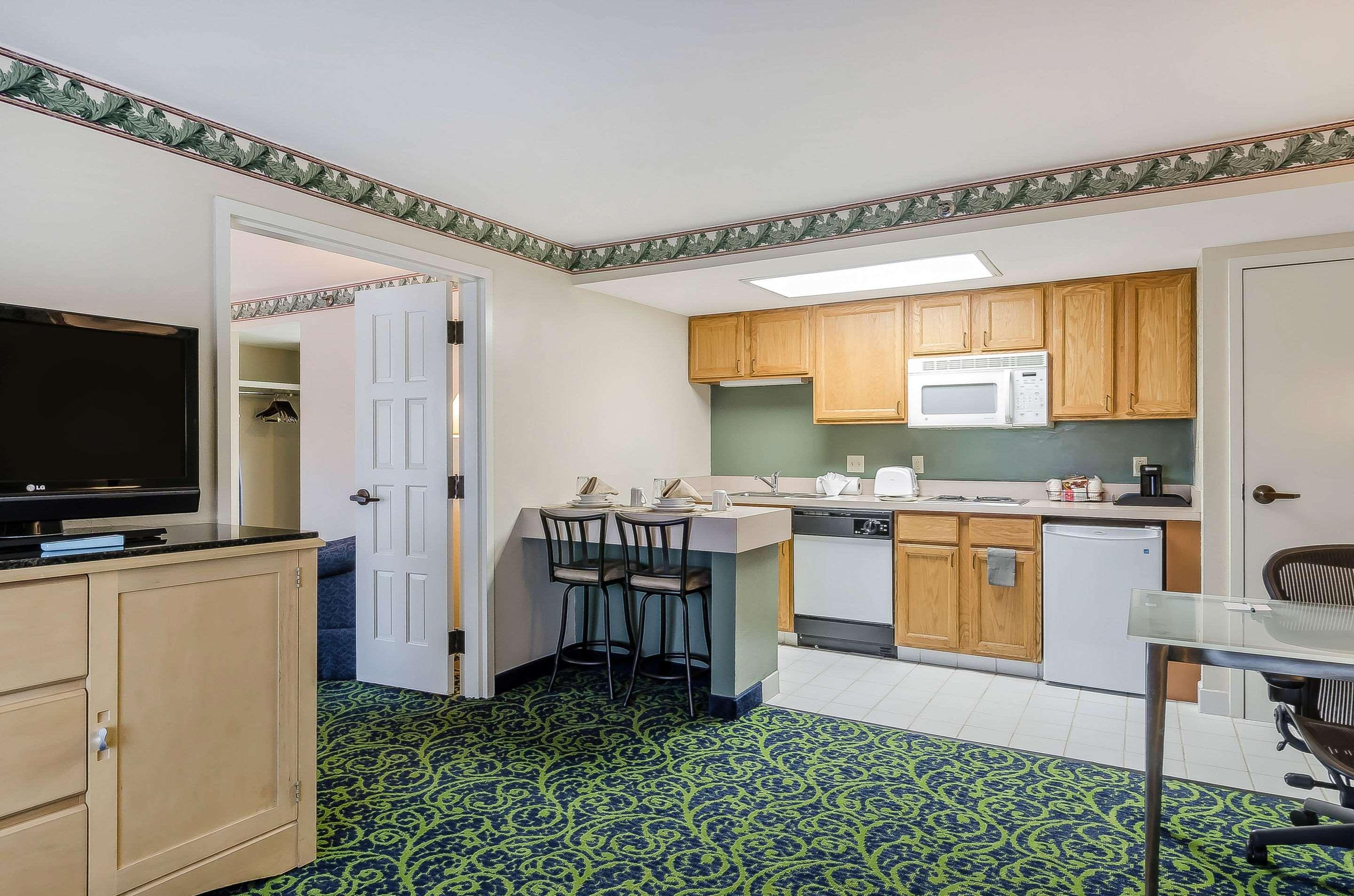 Quality Inn & Suites Lexington Esterno foto