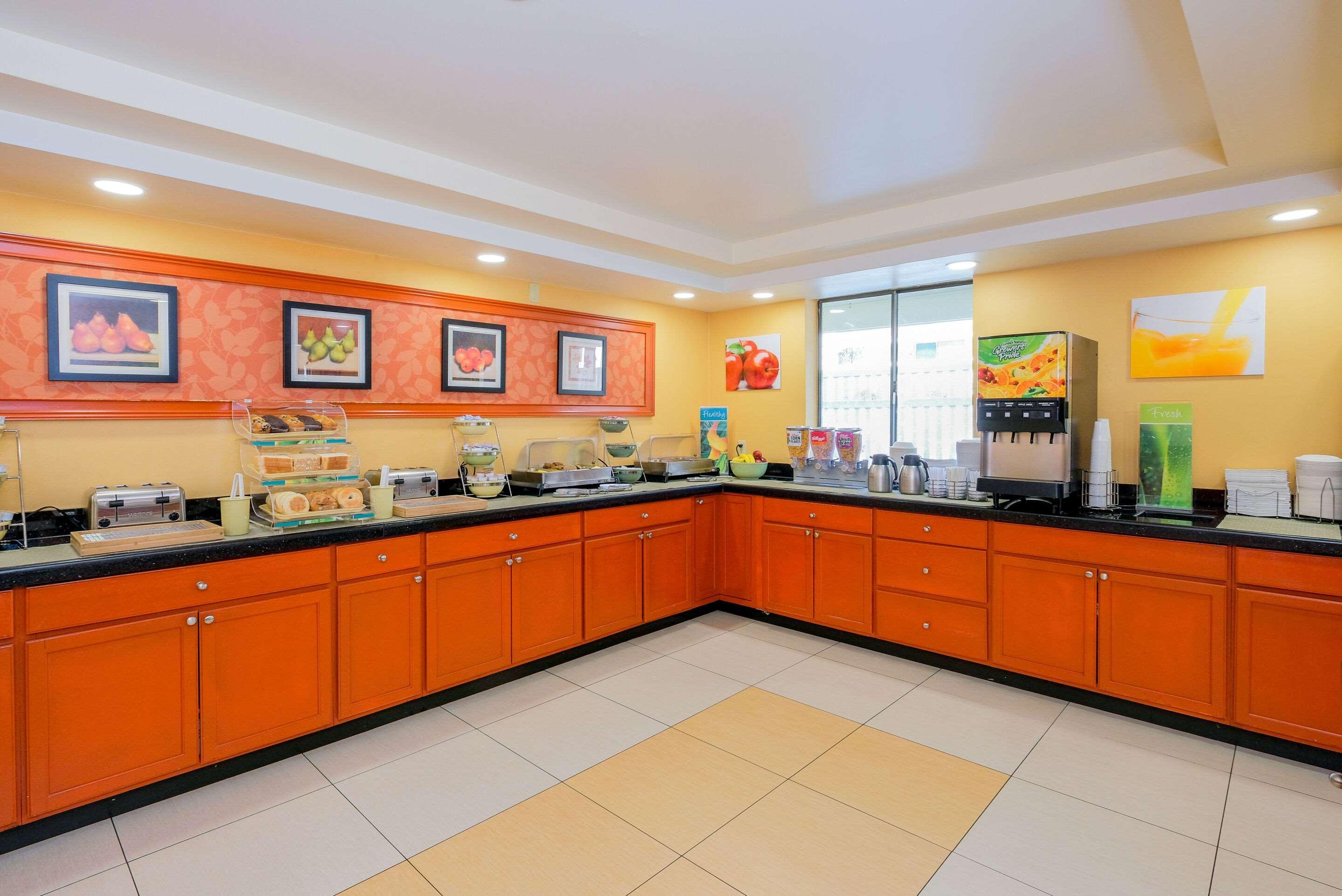 Quality Inn & Suites Lexington Esterno foto