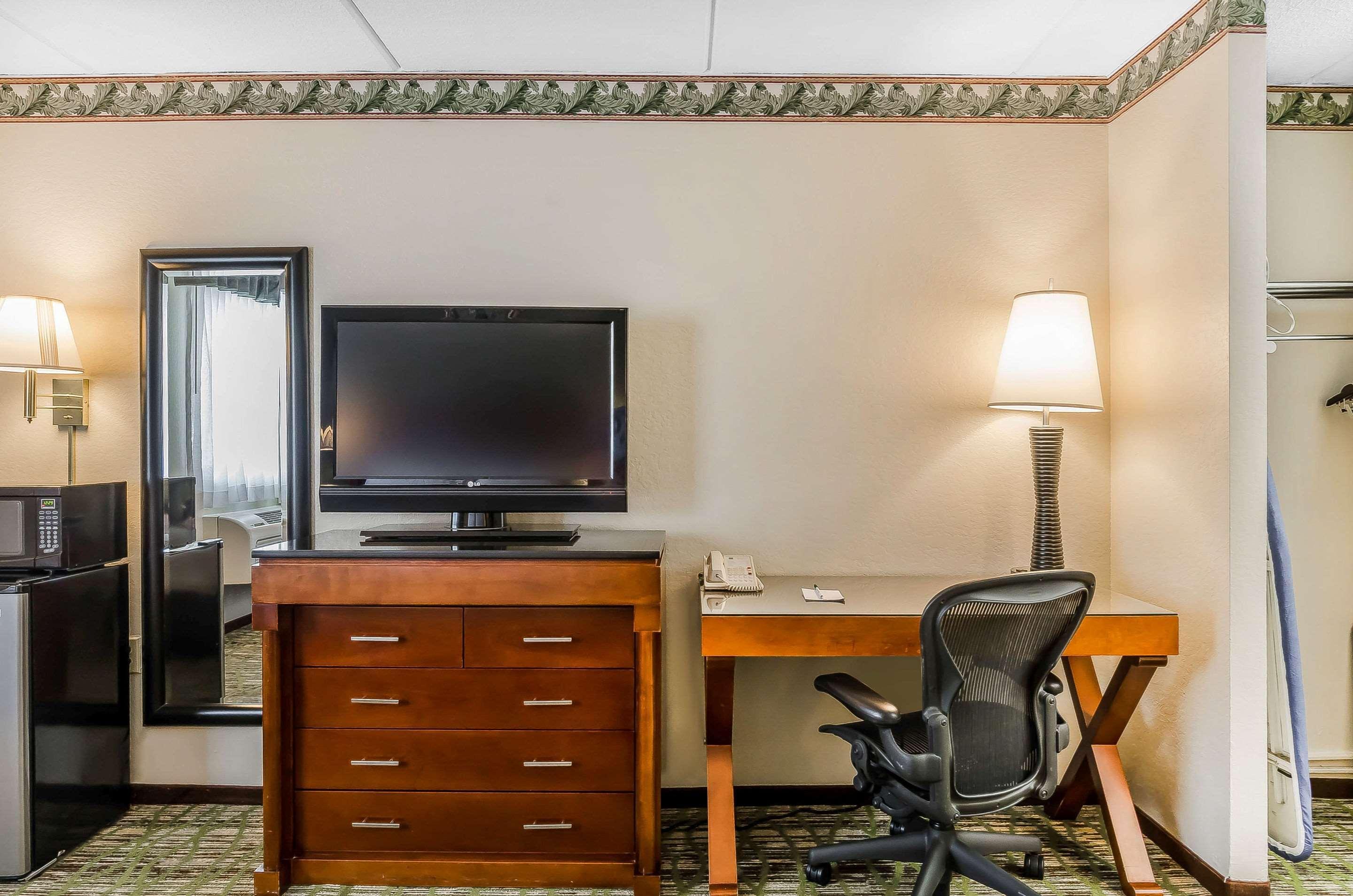 Quality Inn & Suites Lexington Esterno foto