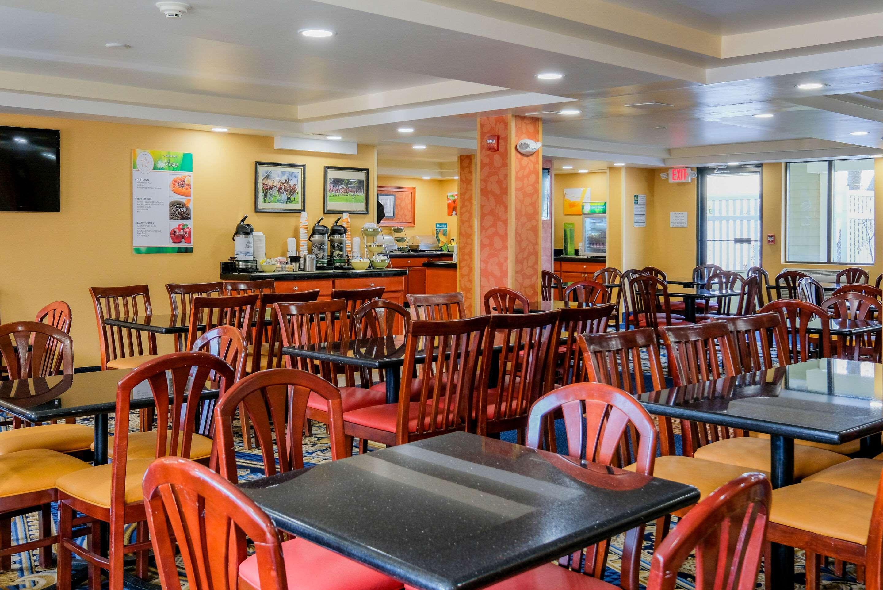 Quality Inn & Suites Lexington Esterno foto