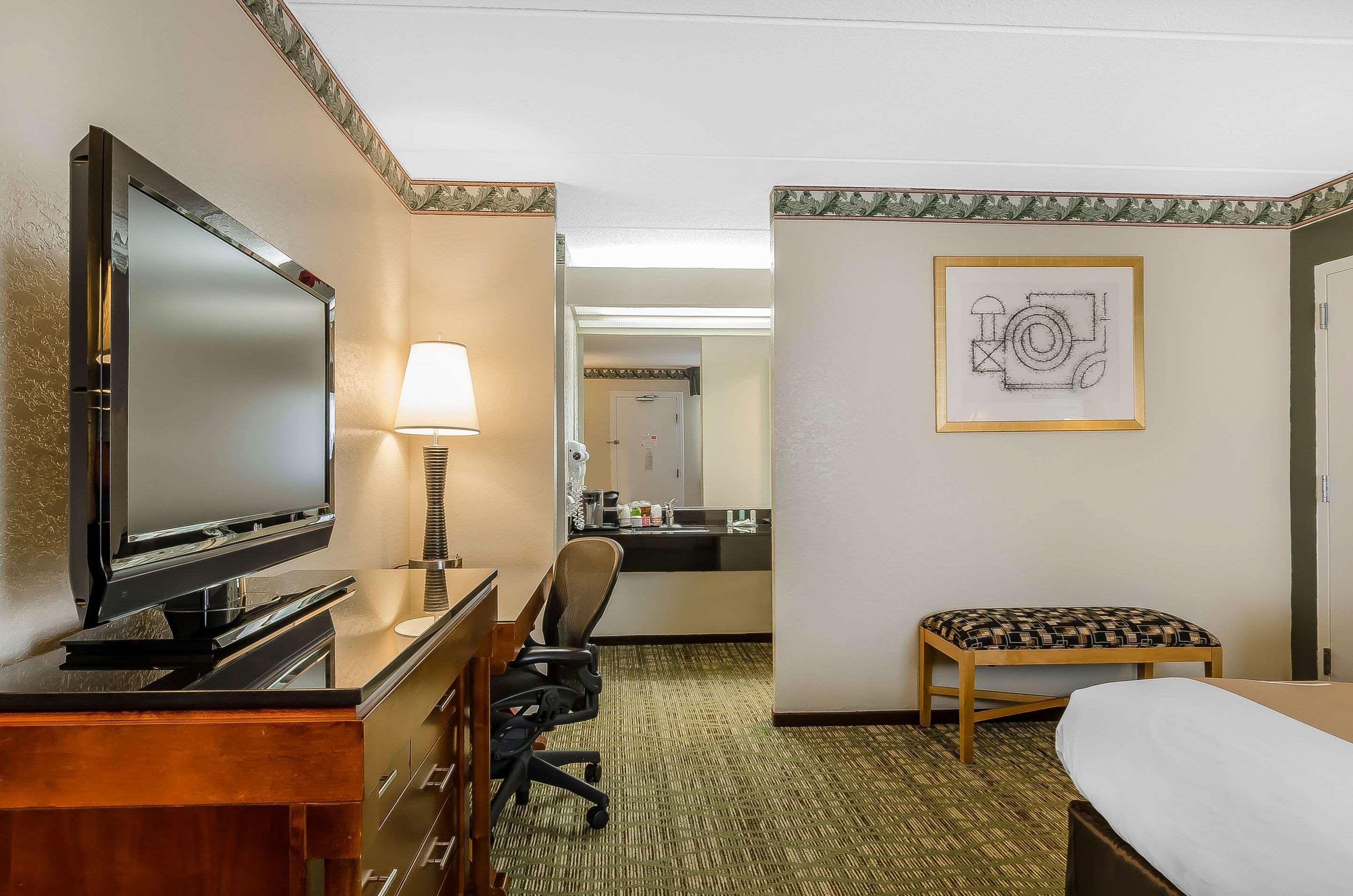Quality Inn & Suites Lexington Esterno foto