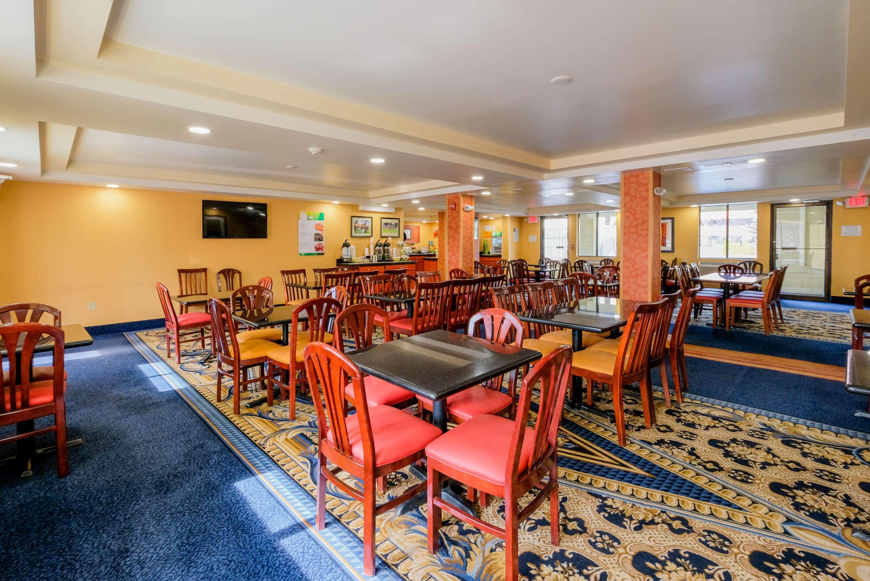Quality Inn & Suites Lexington Esterno foto
