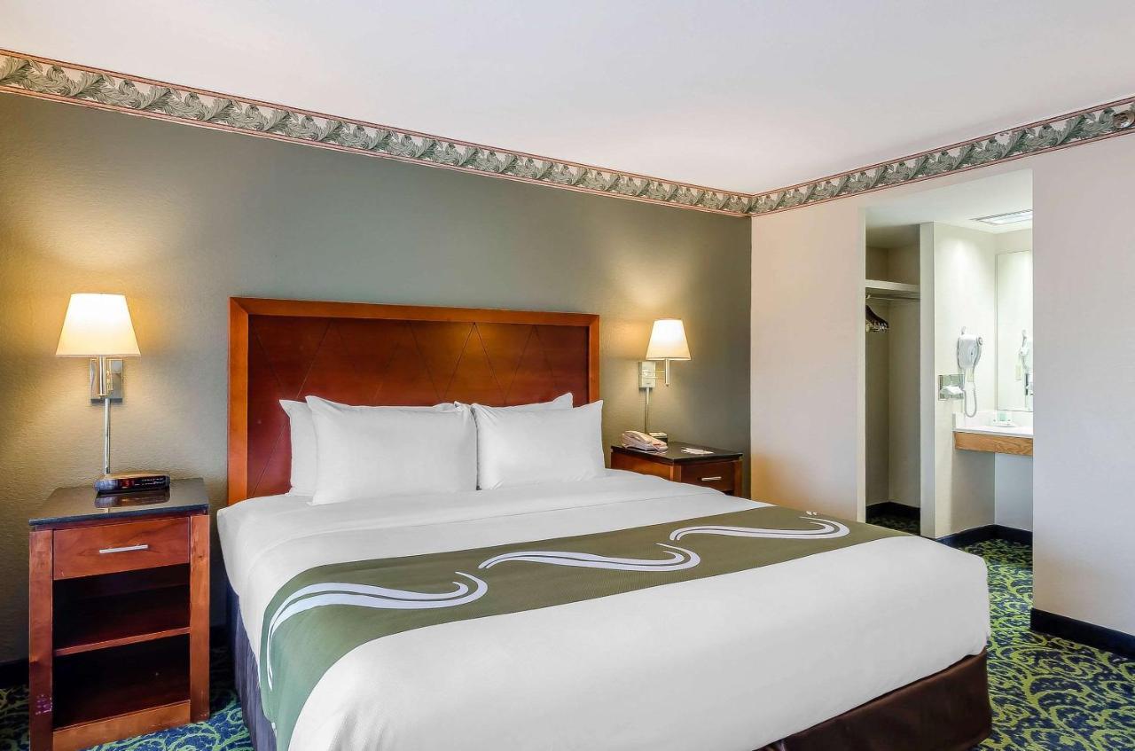 Quality Inn & Suites Lexington Esterno foto